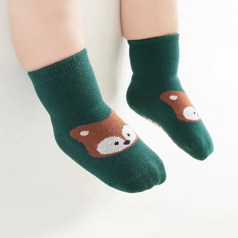 Kit 6 Pares de Meias Infantis Antiderrapantes com Estampa de Raposa e Urso – Confortáveis e Ideais para Crianças